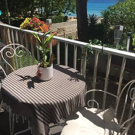 3 Pieces Vue Mer Acces Direct A La Plage Dans Avec Parking Apartment *