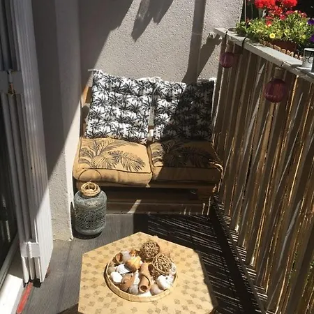3 Pieces Vue Mer Acces Direct A La Plage Dans Avec Parking Апартаменты *